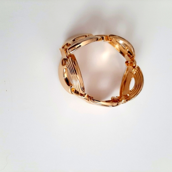 Gold Bracelet - Picture 4 of 4